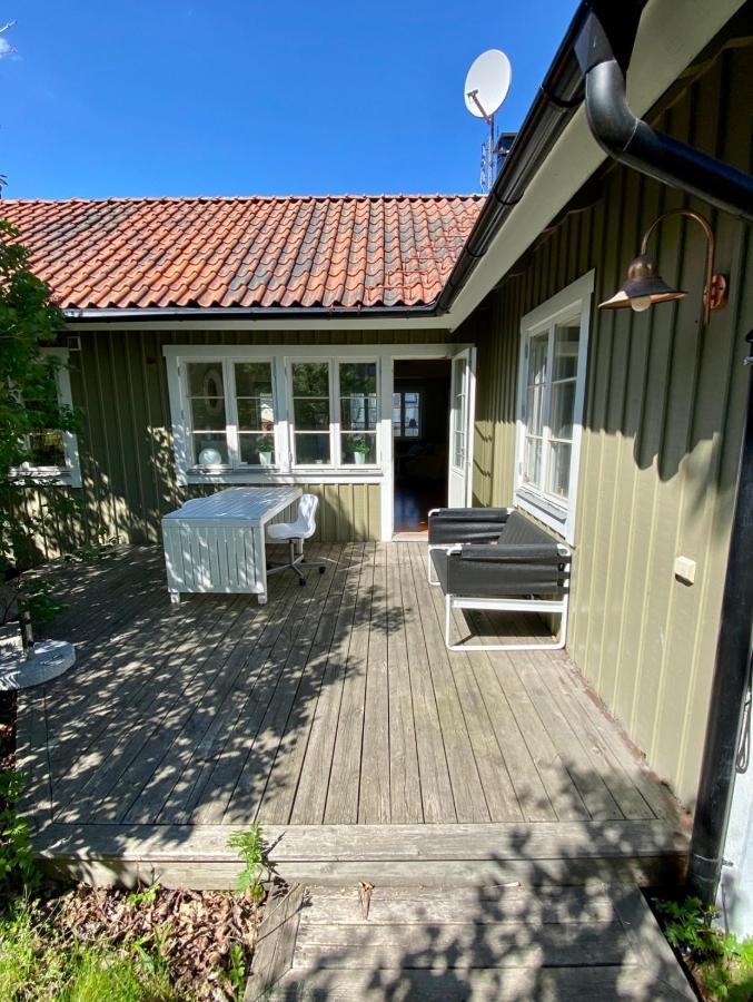 Villa I Norrtaelje Eksteriør billede