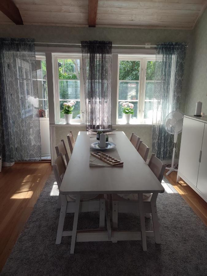 Villa I Norrtaelje Eksteriør billede