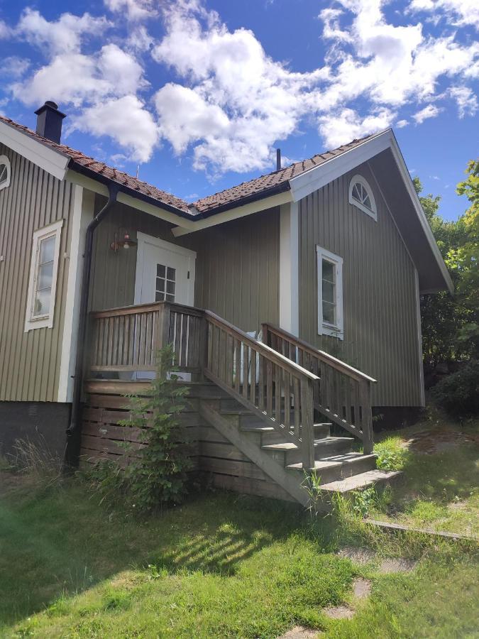 Villa I Norrtaelje Eksteriør billede